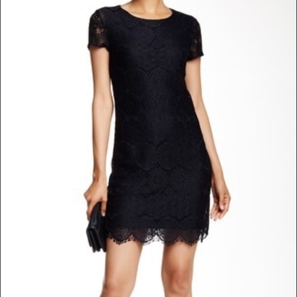 Laundry By Shelli Segal Dresses & Skirts - Laundry by Shelli Segal Short Sleeve Lace Dress